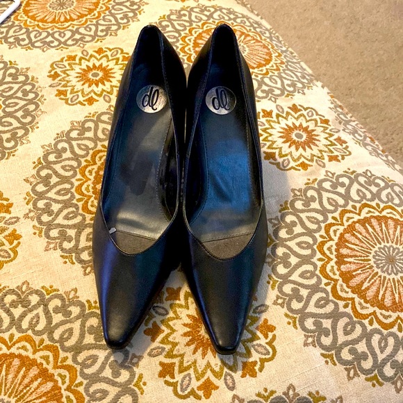 Donna Lawrence Heels - Picture 1 of 6